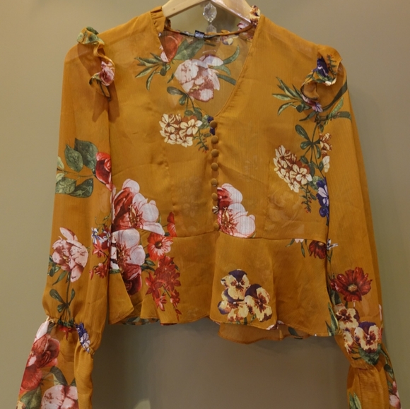 Top - Picture 2 of 3